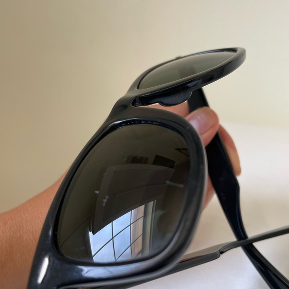 Vintage B&L Ray-Ban Wayfarer ll sunglasses - Picture 11 of 17